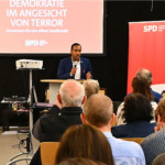 Kein Alt-Text zur VerfĂŒgung gestellt.